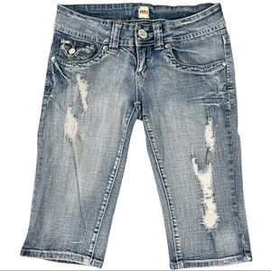 H2j Production size 3/4 capri jeans light wash, distressing, button flap pockets